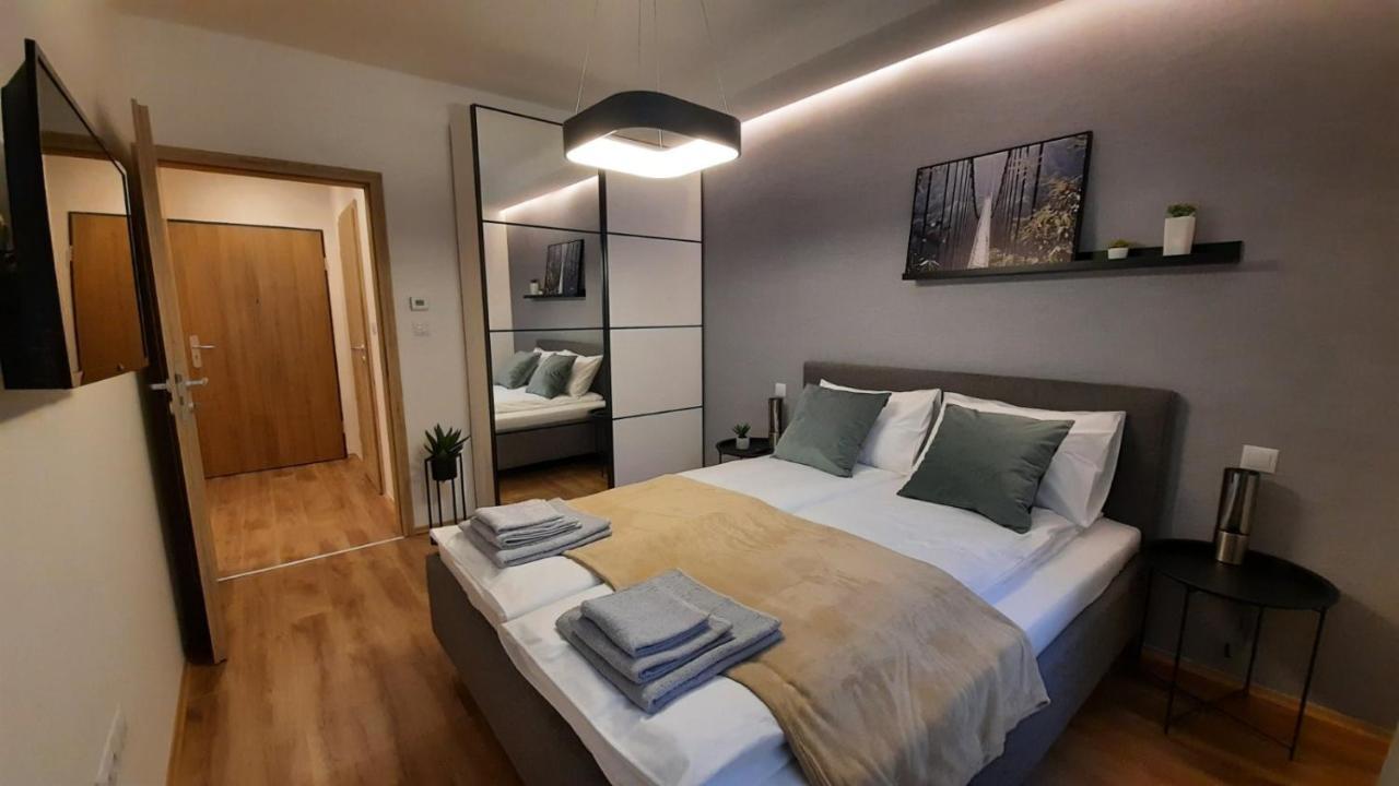 Bpr Space Grey With Balcony Apartman