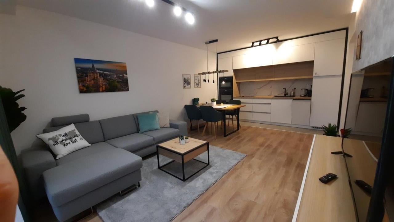 Bpr Space Grey With Balcony Budapeszt
