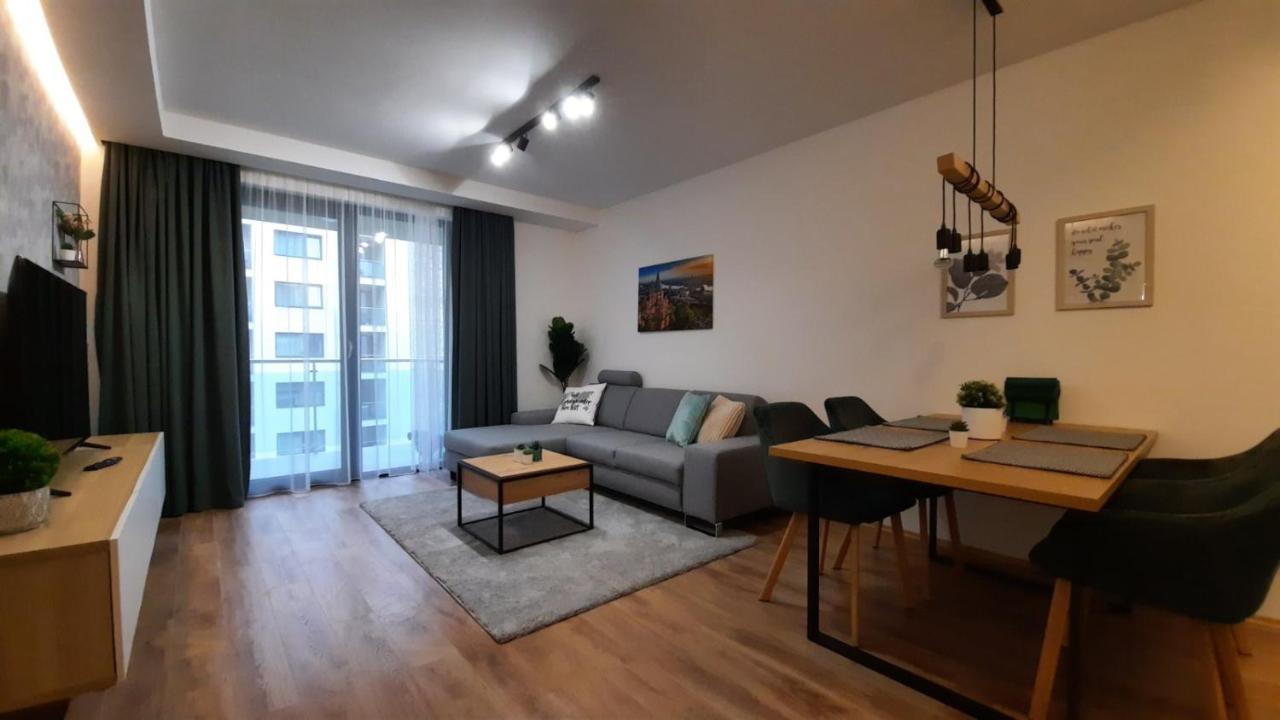 Bpr Space Grey With Balcony Apartament