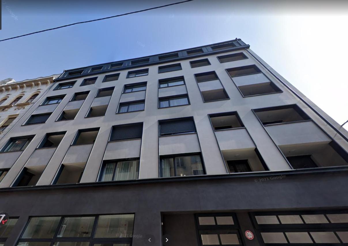 Bpr Space Grey With Balcony Apartment *